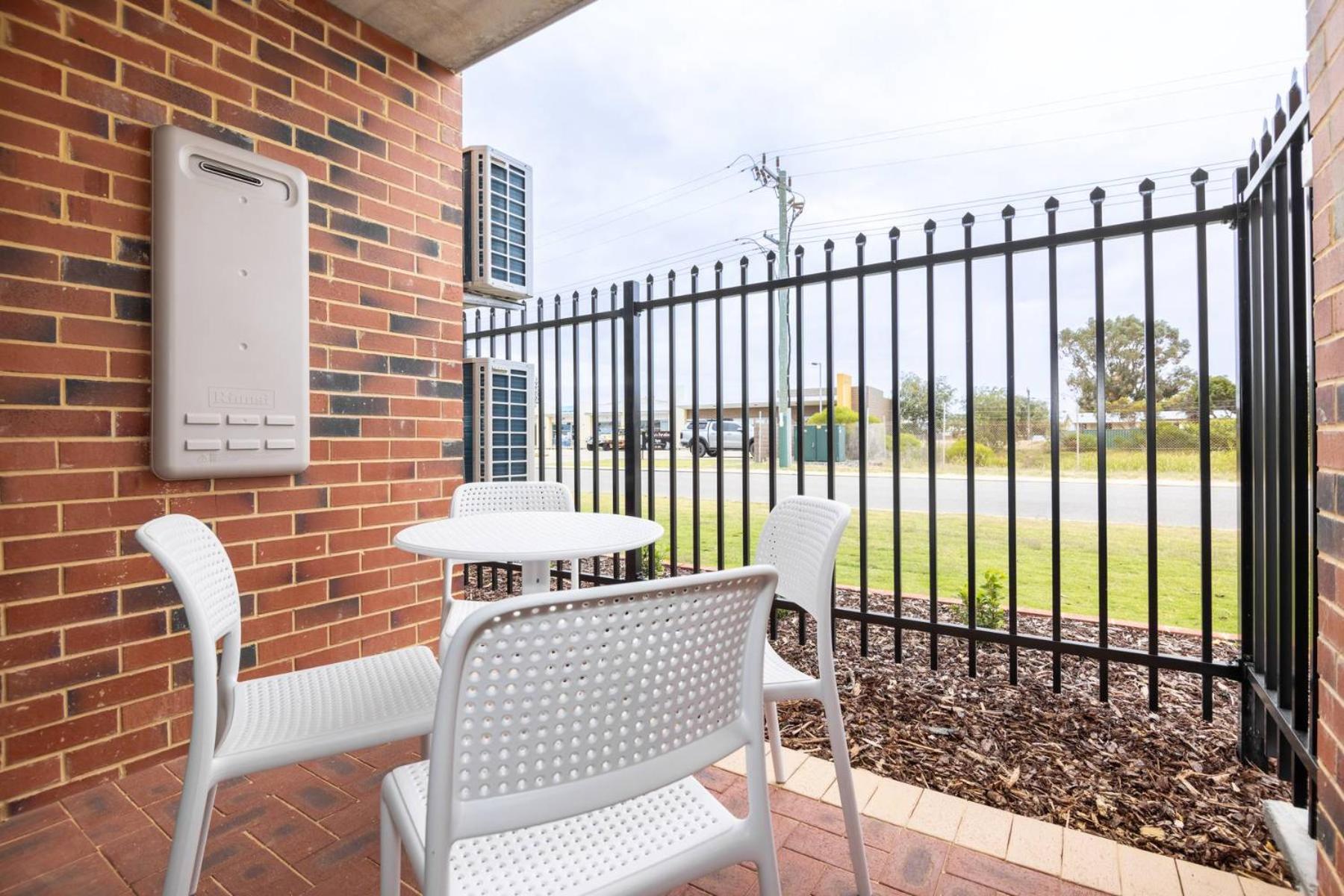 Jurien Bay Motel Apartments Exterior photo