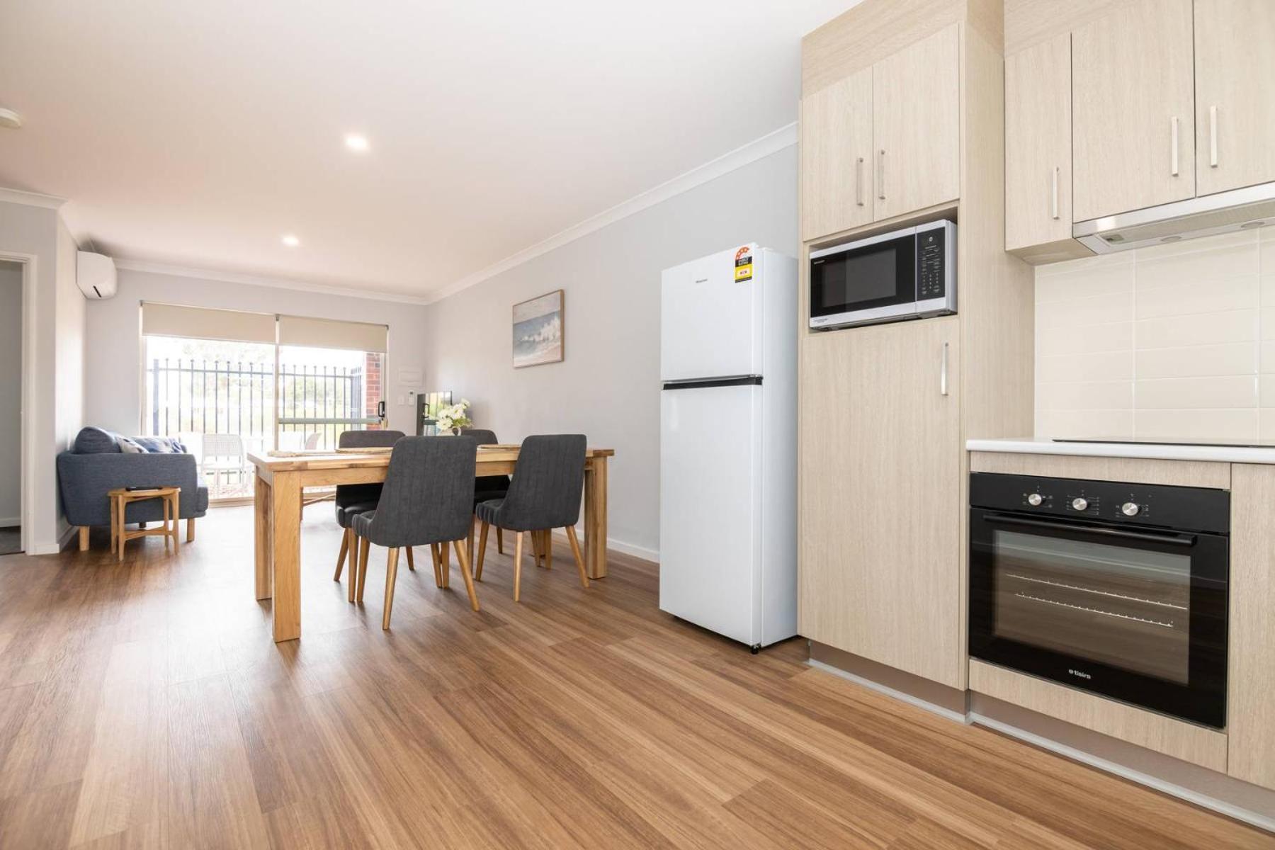Jurien Bay Motel Apartments Exterior photo